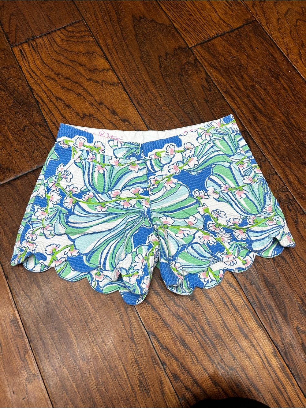 Lilly Pulitzer Bay Blue‎ Coasting the buttercup short Scalloped Hem short